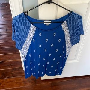 Old Navy, size M, blue and white